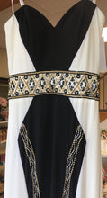 Load image into Gallery viewer, KOER100-B Black and White Gown, Size 4. NWT