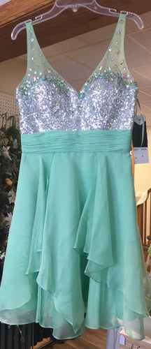 THRO100-B  Short Green Dress, Size XS. NWT