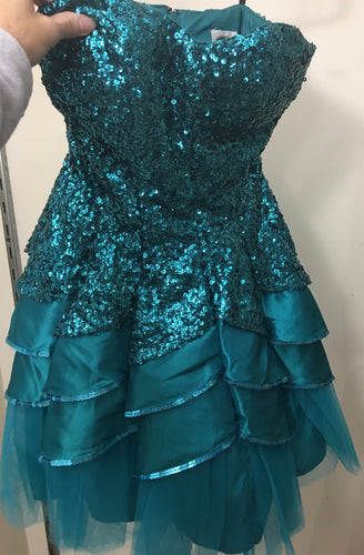 WEND200-D Emerald Green Sequined Short Gown, Size 5/6