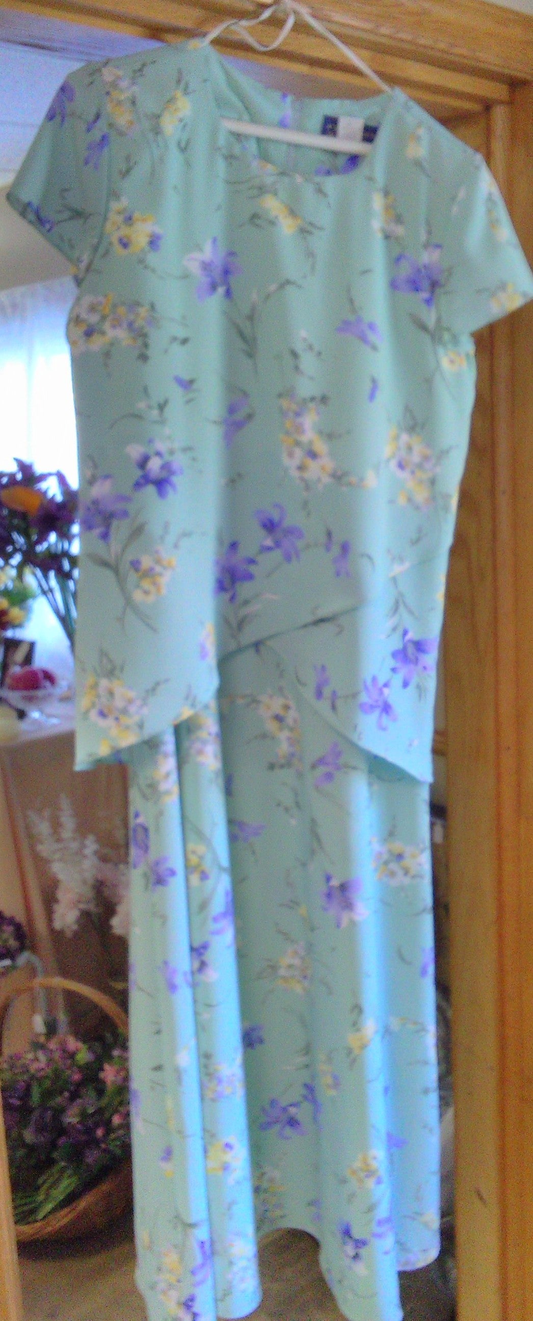 LYNC300-AB Sage Green Floral Dress, Size 12