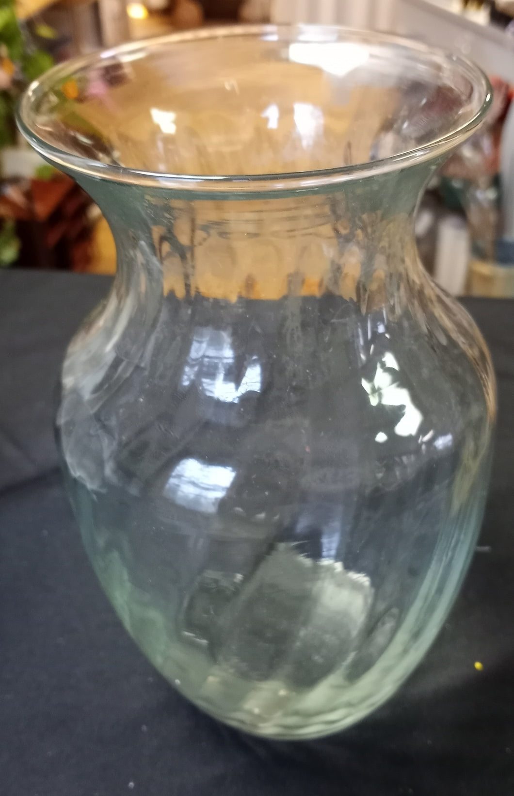 HOOD100-DH Ribbed Hourglass Vase