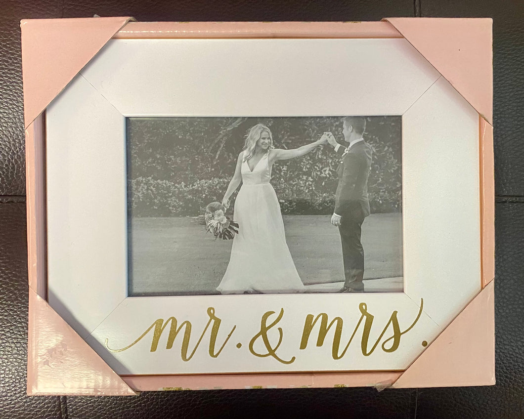 ELLA100-BD Mr. & Mrs. 4x6 White Frame