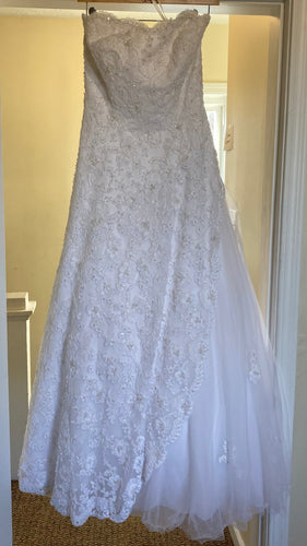 KLIN200-A Strapless Gown with Detachable Train. Size 8