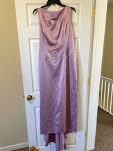 Load image into Gallery viewer, KLIN200-F Purple Gown.  Size 18-22