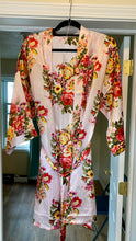 Load image into Gallery viewer, MILL200-K Pink Floral Robe. Size L