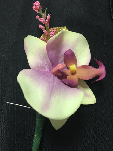 LYNC400-BS Floral Boutonnière