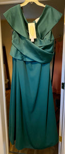 GOWN100-A  Emerald Green Gown, Size 24