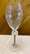 Load image into Gallery viewer, RAKE100-B Rustic Wine Glass