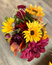 Load image into Gallery viewer, BRAC100-B Fall Centerpiece Arrangements