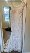 Load image into Gallery viewer, GARD100-A NWT Size 12 Ivory Morilee