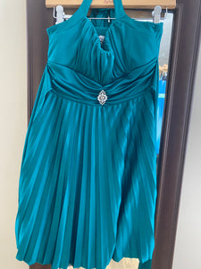 NIEV100-M Emerald Green Short Dress. Size M