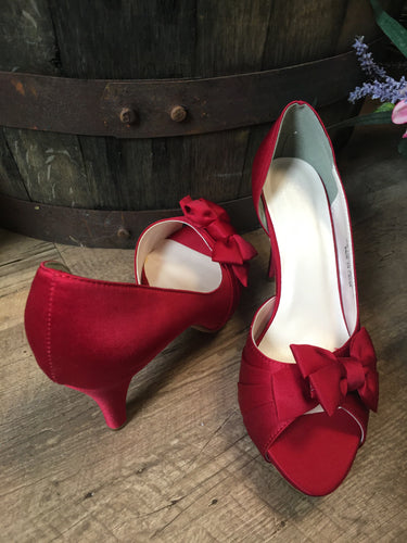 ENCK100-C Red Heels with Bow, Size 10