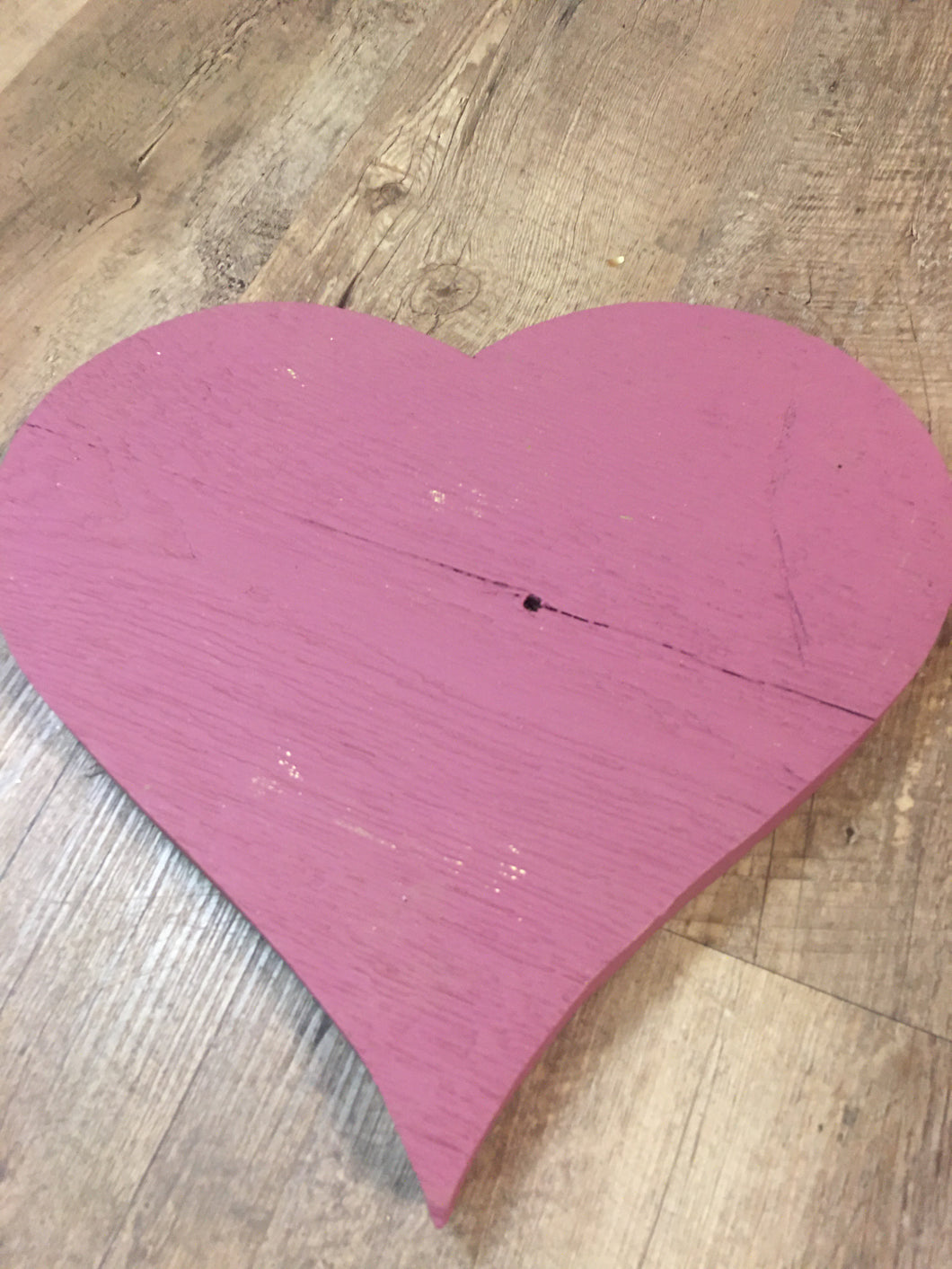 BARD100-C. Wooden Heart Centerpiece, Mauve