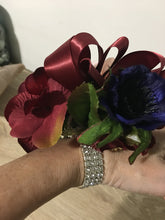 Load image into Gallery viewer, YOUN100-N Burgundy &amp; Navy Corsage