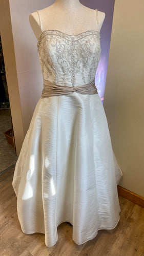FITZ100-A Ivory Wedding Gown. Size 16