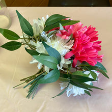 Load image into Gallery viewer, KIRS200-B Pink Daisy Bouquet