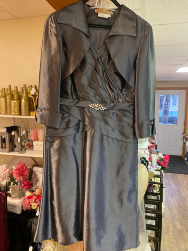 LONG100-AA Grey Mother’s Dress with Shawl. Size 10