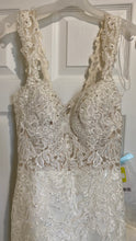 Load image into Gallery viewer, LANT100-A Morilee NWT Ivory Gown. Size 6