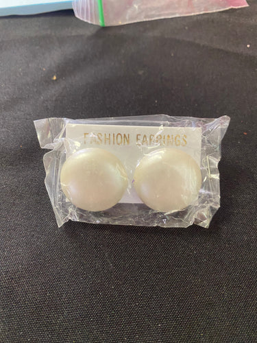 CHAR100-Z Ivory Stud Earrings. New