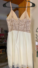 Load image into Gallery viewer, CHAR100-O White &amp; Gold Short Dress. Size 7
