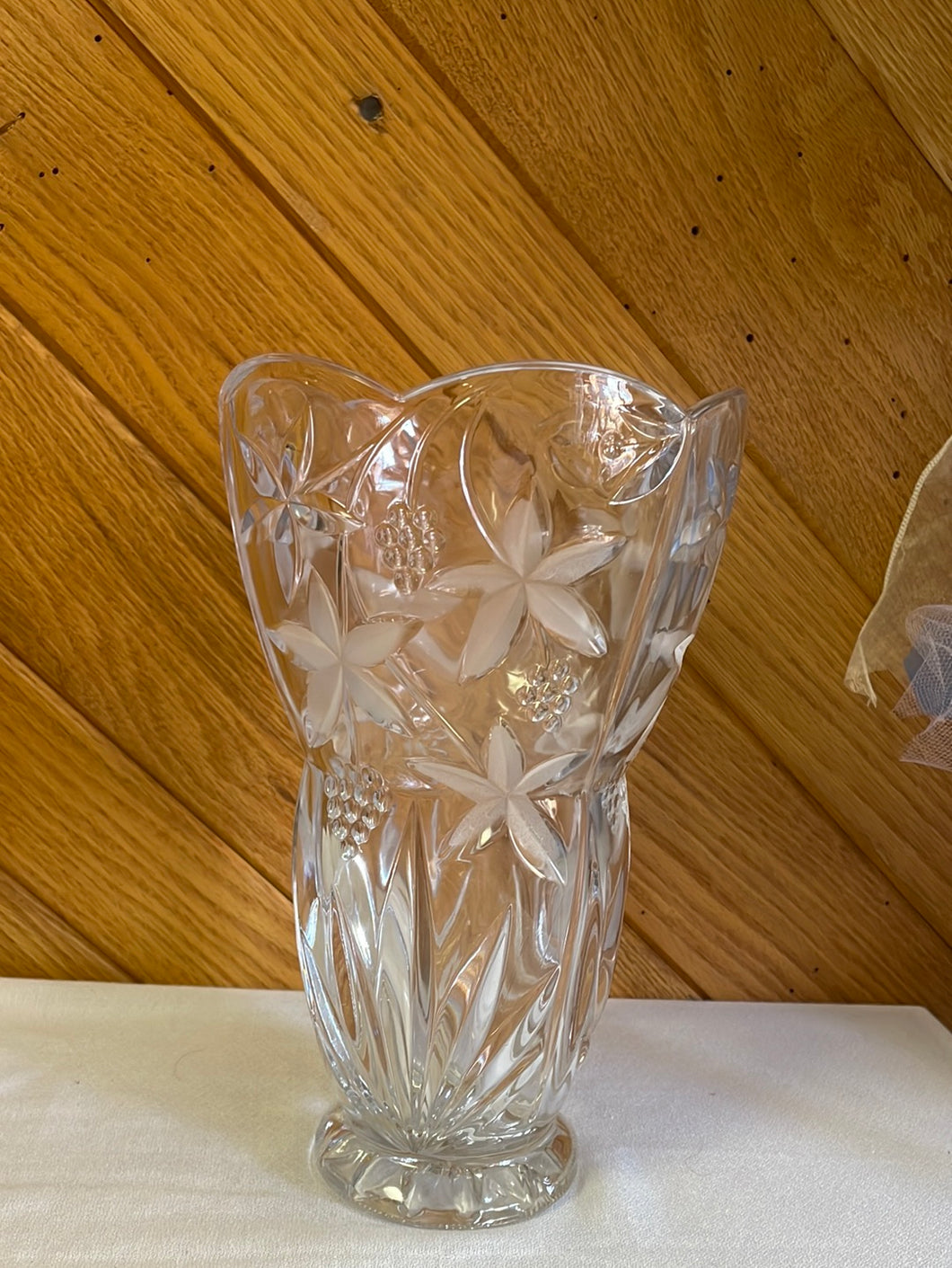 SMEG100-BC 10.5” Frosted Floral Vase