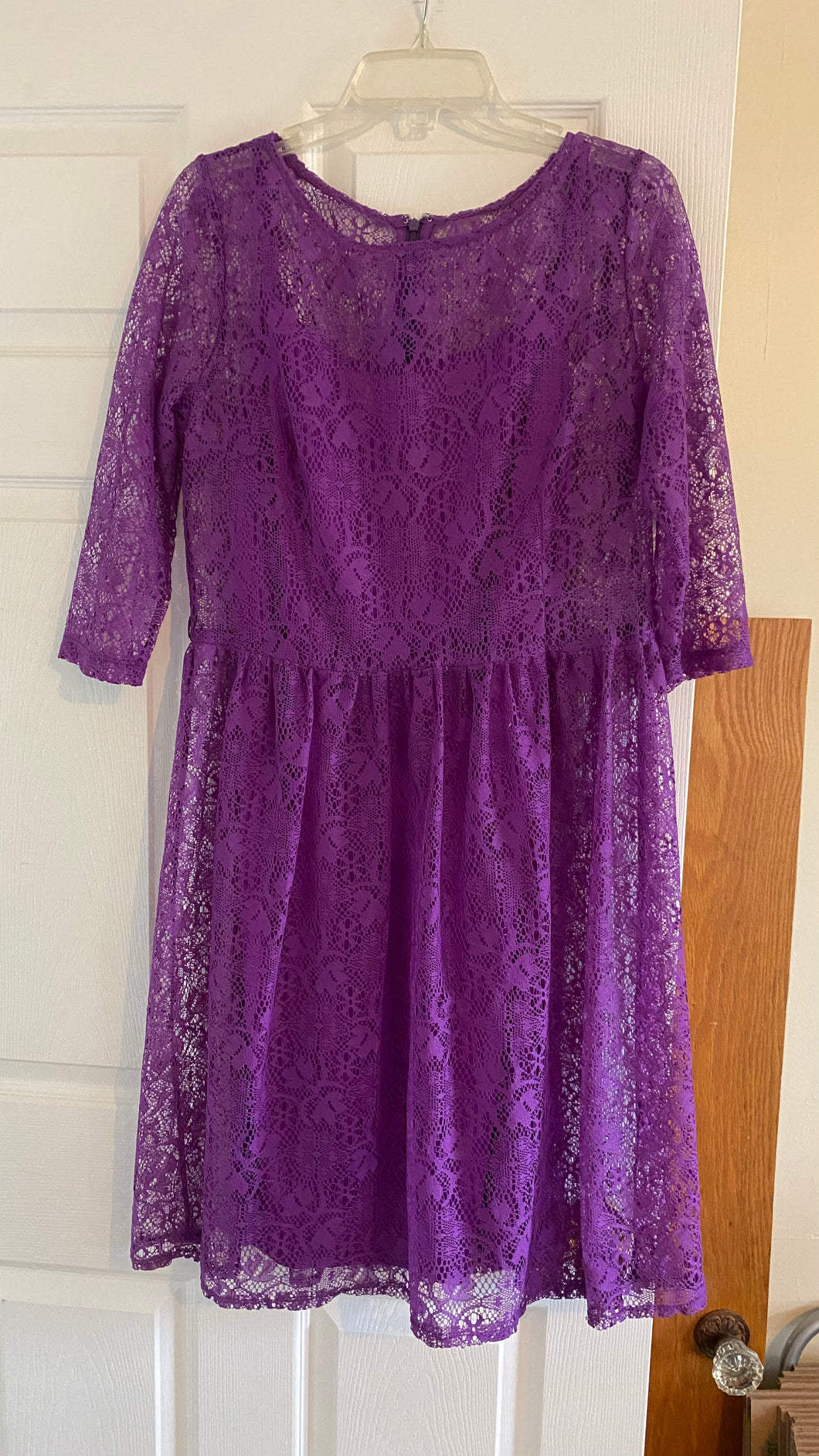 LYNC400-BI Purple Lace Dress. Size 12
