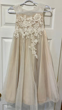 Load image into Gallery viewer, GREE100-F Champagne Flower Girl Dress. Size 10
