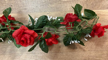 Load image into Gallery viewer, BROW200-AI Red Rose Link Garland