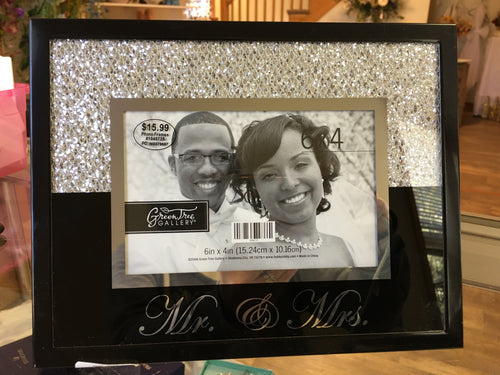 BRIT100-D  Mr & Mrs Photo Frame, NEW