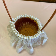Load image into Gallery viewer, MEYE100-I Ivory Lace &amp; Pearl Basket