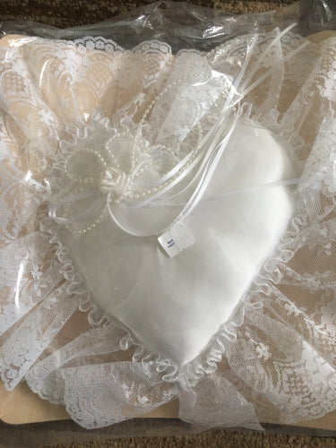 MYTR100-N Heart-Shaped Ring Bearer’s Pillow, with Lace, New