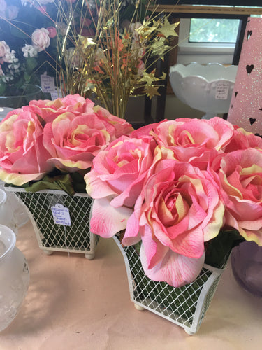 MCCO100-U  Pink Rose Metal Baskets,, Set of 2