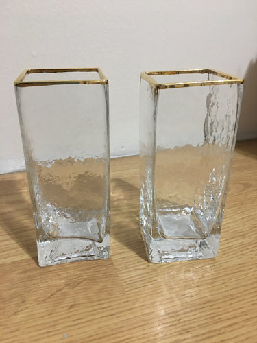 WEYA100-AG 2 Vases with Gold Trim