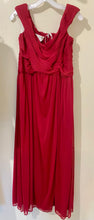 Load image into Gallery viewer, STEV200-C  David&#39;s Bridal Red Long Gown, Size 14