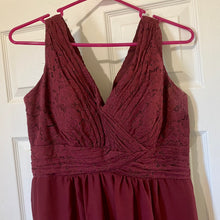 Load image into Gallery viewer, APPL100-B Long Burgundy Gown. Size 10