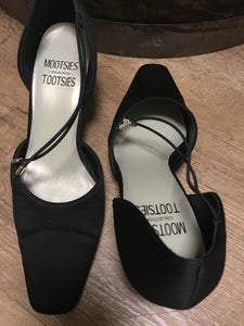 MERC100-D  Mootsies Tootsies Black Heel, Size 7.5