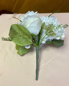 GATE100-Q Ivory Rose Bouquet