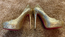 Load image into Gallery viewer, ELLA100-AK Gold Sparkly Stilettos. Size 7.5