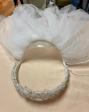 Load image into Gallery viewer, GJUR100-B 2-Tier Tiara Veil