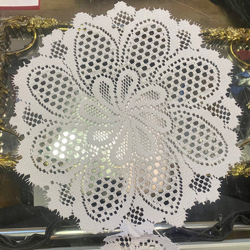 LYNC200-CK Set of 2 White Doilies