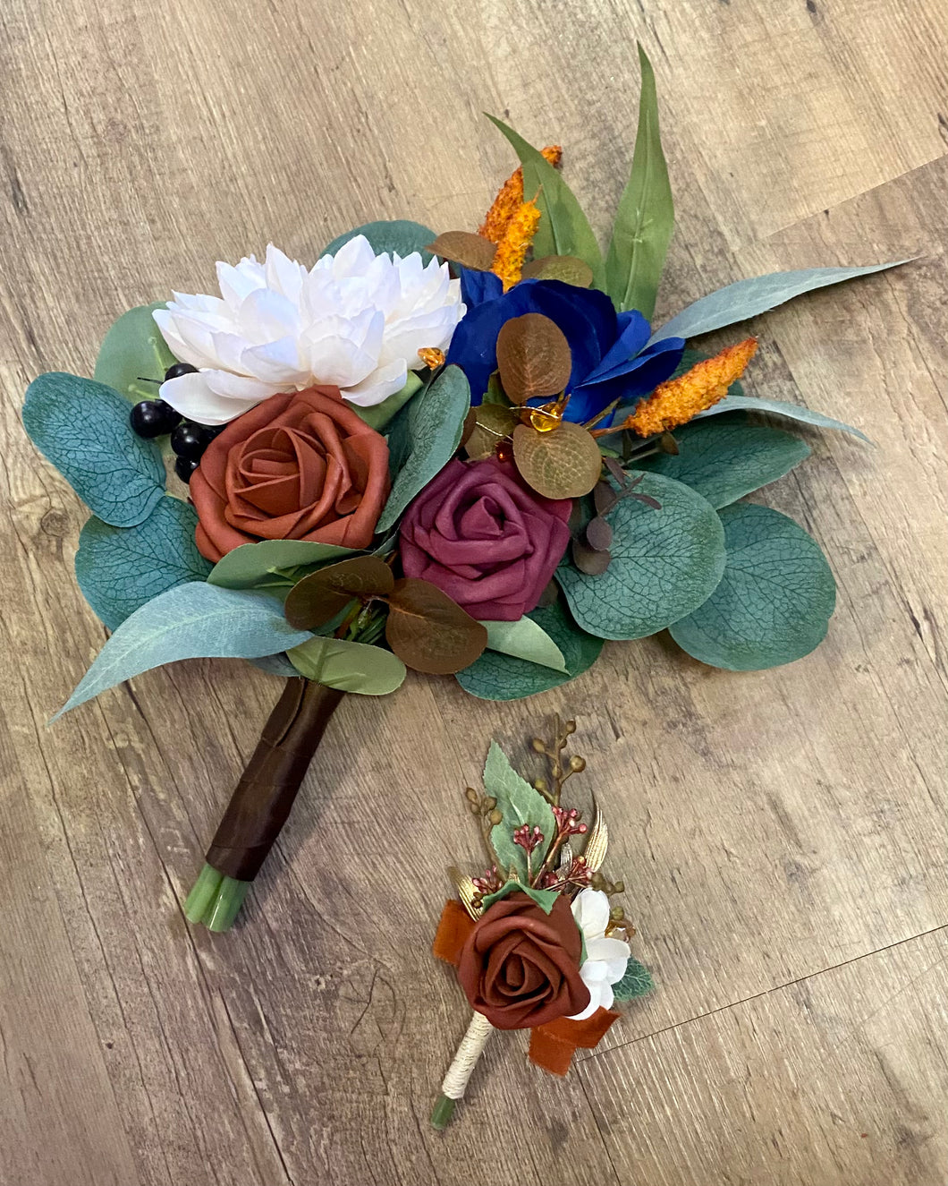 SHAF100-E Navy & Rust Bouquet + Boutonnière