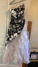 Load image into Gallery viewer, SHAR200-Y Black White Ball Gown. Size 11/12