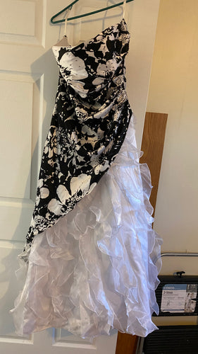 SHAR200-Y Black White Ball Gown. Size 11/12