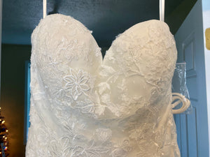 MYER300-A Ivory Lace Strapless Gown. Size 12