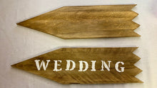 Load image into Gallery viewer, GREE100-AK Wedding Arrow Sign