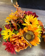 Load image into Gallery viewer, BRAC100-B Fall Centerpiece Arrangements