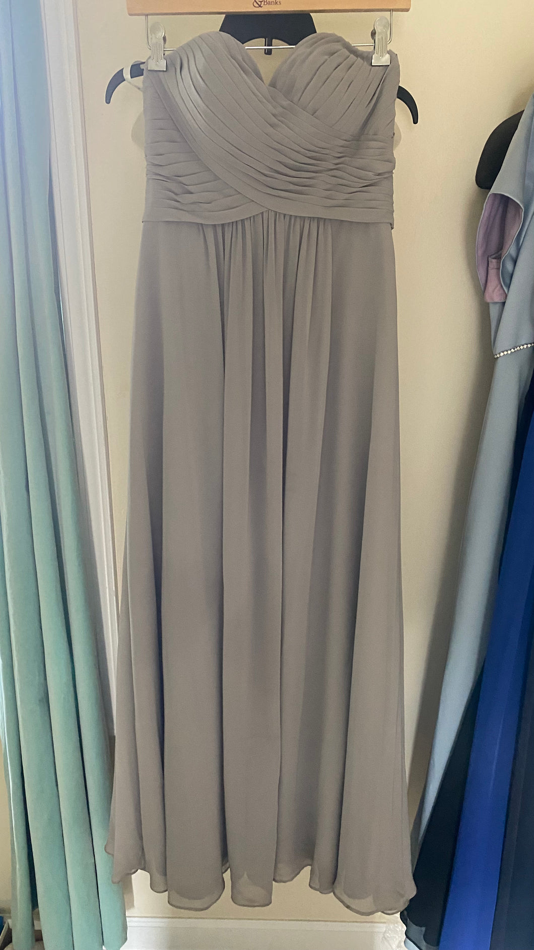 RUDO100-J Strapless Gray Gown. Size 6