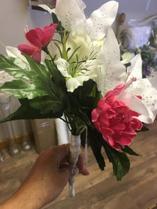 KLIN100-BW  White & Pink Bouquet