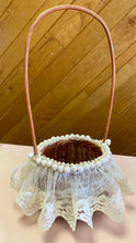 Load image into Gallery viewer, MEYE100-I Ivory Lace &amp; Pearl Basket