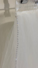 Load image into Gallery viewer, SMIT800-A White Beaded Veil